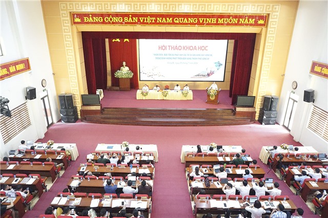 Hội thảo khoa học “Nhận diện bảo tồn và phát huy giá trị di sản vùng đất 32Win12 com tại tài khoản trong định hướng phát triển bền vững thành phố 32Win12 com tại tài khoản”  với định hướng 32Win1 com Tải xuống APK Thành phố Di sản