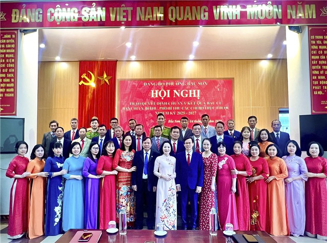 Phường Bắc Sơn trao 32Win1 com nhà cái chuẩn y kết quả bầu Ban chỉ ủy, các chức danh Bí thư, Phó Bí thư chi bộ trực thuộc nhiệm kỳ 2025-2027