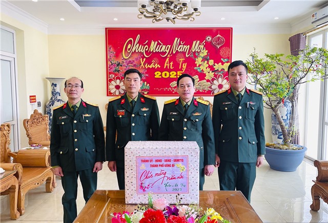 Link Nhà Cái 32win.com Chính Thức thăm tặng quà các đơn vị quân đội nhân dịp Tết Nguyên đán Ất Tỵ 2025