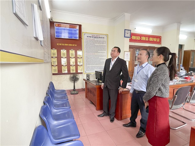 Kiểm tra công vụ đột xuất tại các cơ quan, đơn vị xã phường trên địa bàn