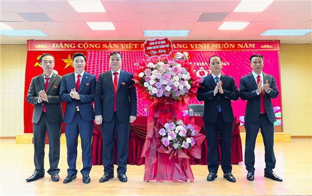 Đại hội Chi bộ Trung tâm Phát triển quỹ đất thành phố nhiệm kỳ 2025-2027
