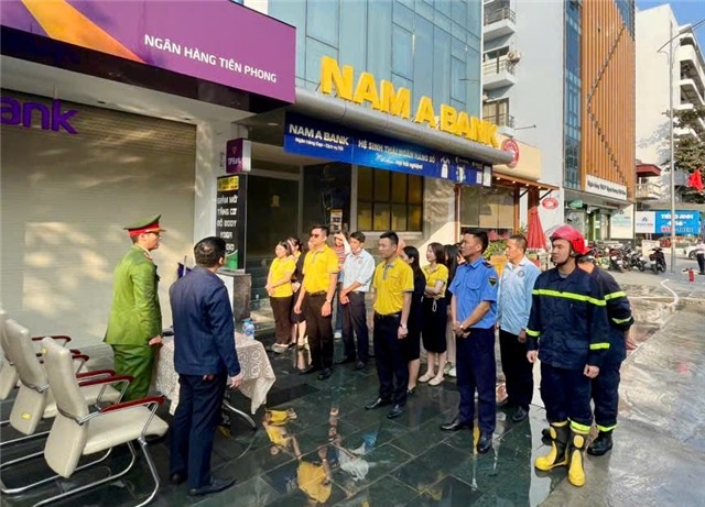 Công an TP 32Win12 com tại tài khoản tổ chức thực tập phương án chữa cháy tại Ngân hàng TMCP Nam Á Bank