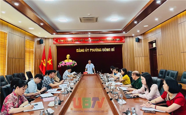 Giao ban các cơ quan chuyên trách tham mưu, Trung tâm Chính trị, MTTQ và các đoàn thể phường 32Win12 com tại tài khoản quý III/2025
