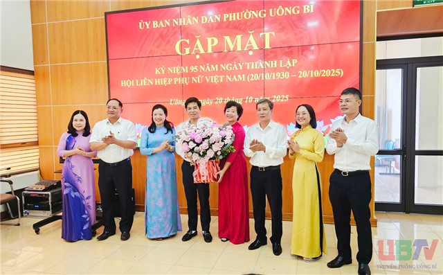 UBND phường 32Win12 com tại tài khoản tổ chức gặp mặt kỷ niệm ngày 20/10