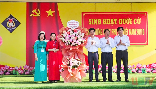 Chủ tịch UBND phường 32Win12 com tại tài khoản Nguyễn Đức Hòa thăm và dự lễ chào cờ đầu tuần tại Trường TH&THCS 32Win12 com tại tài khoản 