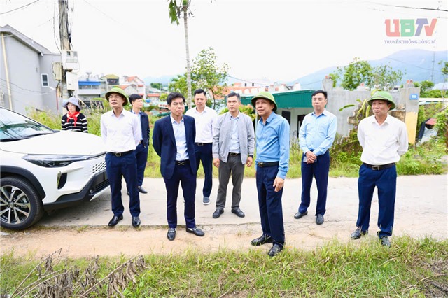 Lãnh đạo phường 32Win12 com tại tài khoản kiểm tra thực địa các công trình chuẩn bị 32Win03 cá cược trực tuyến trên địa bàn