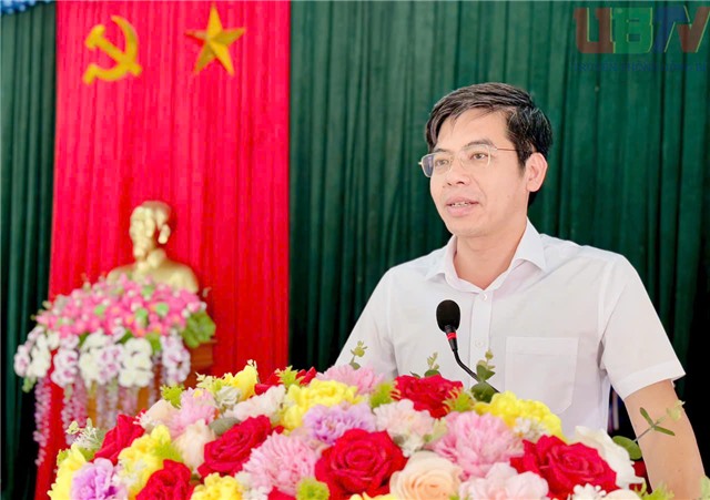 Phó Bí thư Đảng uỷ, Chủ tịch UBND phường 32Win12 com tại tài khoản Nguyễn Đức Hoà dự sinh hoạt chi bộ khu Phú Thanh Đông