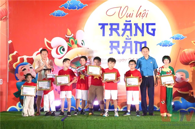 Công ty CP Xi măng và 32Win1 com nạp rút uy tín Quảng Ninh tổ chức “Vui hội Trăng rằm 2025”