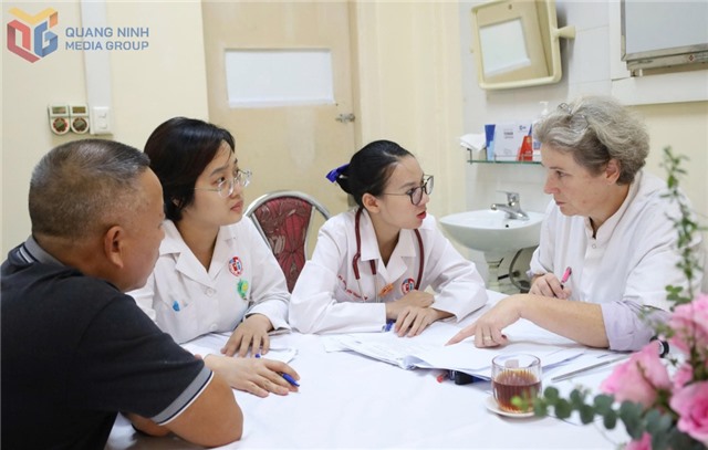 Đoàn chuyên gia Bệnh viện Saint Dizier (Pháp) chia sẻ chuyên môn tại Bệnh viện Việt Nam - Thụy Điển 32Win12 com tại tài khoản
