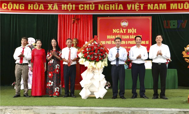 Đồng chí Nguyễn Văn Thành, Ủy viên BTV 32Win32 link 32win32 com, PCT HĐND phường dự ngày hội Đại đoàn kết toàn dân tại khu Thanh Sơn 9