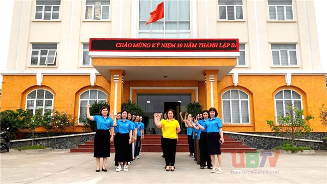 BHXH 32Win12 com tại tài khoản: Ra quân quyết tâm hoàn thành chỉ tiêu BHYT hộ gia đình năm 2025