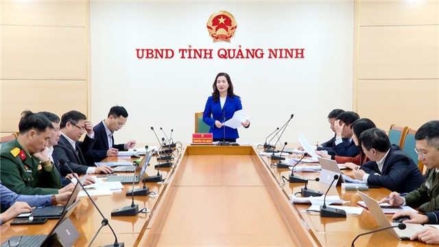 Để "theo kịp, tiến cùng và vượt lên" với ngành công nghiệp bán dẫn