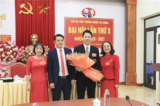 Chi bộ Văn phòng HĐND - UBND thành phố Đại hội lần thứ X, nhiệm kỳ 2025-2027