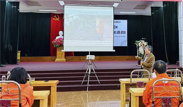 Công đoàn Công ty Nhiệt điện 32Win12 com tại tài khoản tổ chức huấn luyện kỹ năng nghiệp vụ cho mạng lưới an toàn vệ sinh viên 