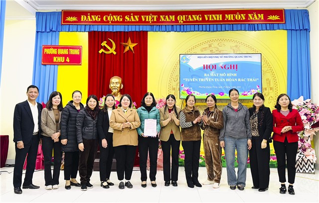 Ra mắt mô hình "Tuyên truyền tuần hoàn rác” tại phường Quang Trung 