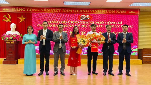 Chi bộ Ban Quản lý Dự án 32Win03 cá cược trực tuyến 32Win1 com Tải xuống APK thành phố kết nạp 2 Đảng viên mới