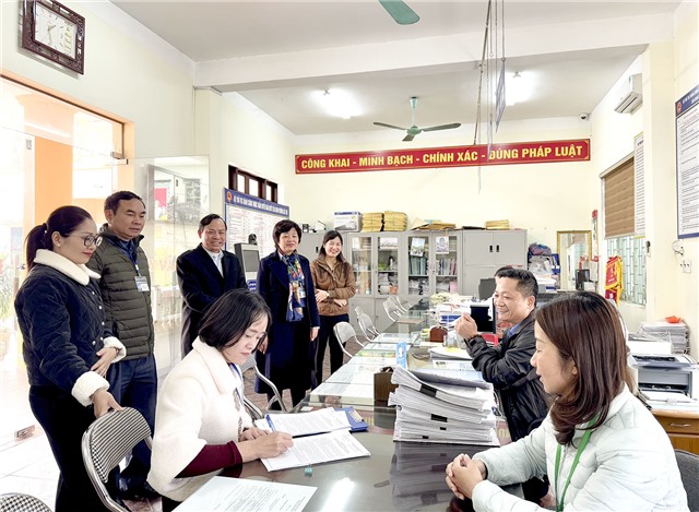 Kiểm tra công vụ đột xuất tại phường Bắc Sơn và Vàng Danh