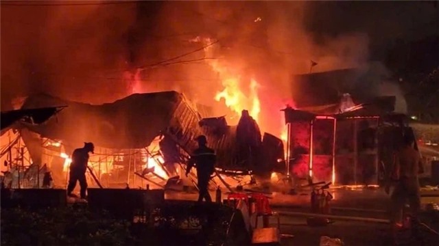 Cháy nhiều sạp hàng tại chợ Thanh Đa, Thành phố Hồ Chí Minh