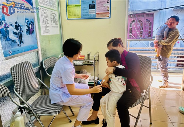 Quảng Ninh hoàn thành mục tiêu của chiến dịch tiêm vắc - xin sởi