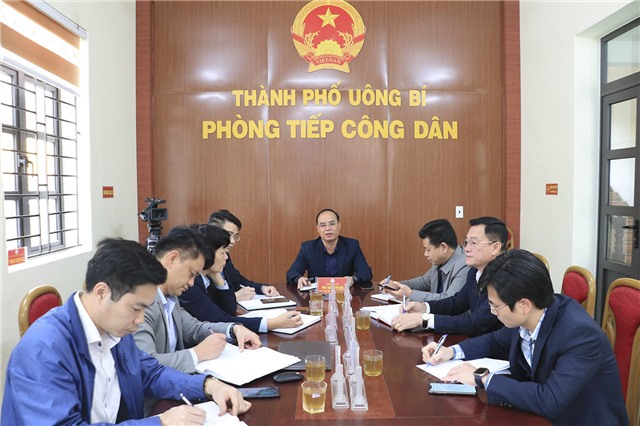Lãnh đạo thành phố tiếp công dân định kỳ