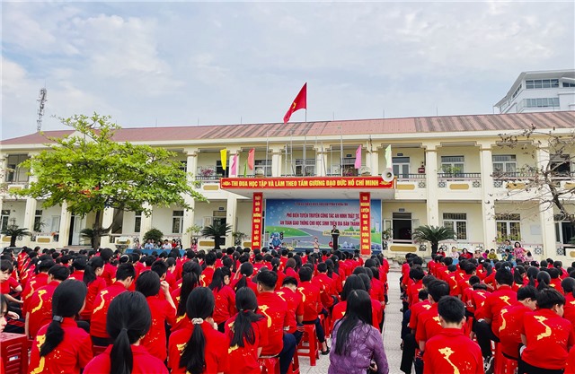 Phổ biến, tuyên truyền công tác an ninh trật tự, an toàn giao thông cho học sinh Trường THCS Yên Thanh