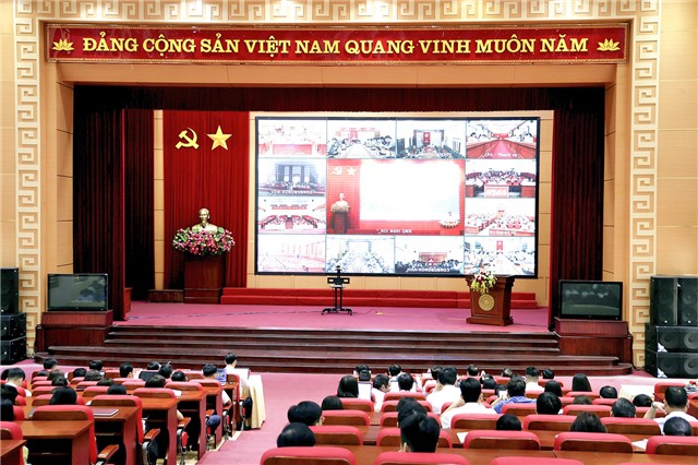 Hội nghị ứng dụng dữ liệu và trí tuệ nhân tạo (AI) phục vụ công tác quản trị và phát triển bền vững