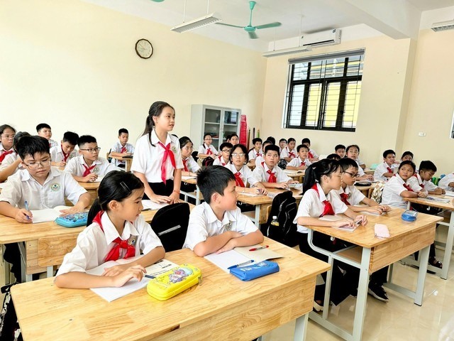 Bữa trưa miễn phí: Món quà ý nghĩa, nhân lên niềm vui an sinh giáo dục