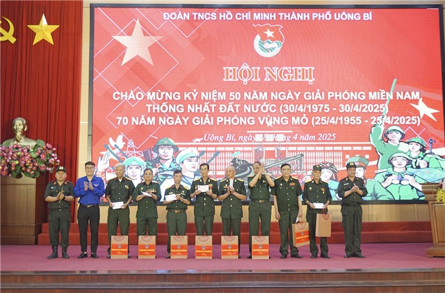 Thành đoàn 32Win12 com tại tài khoản sinh hoạt chính trị kỷ niệm 50 năm Giải phóng miền Nam và 70 năm Giải phóng Vùng mỏ