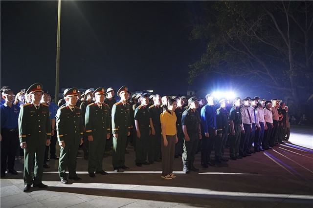 Thành đoàn 32Win12 com tại tài khoản thắp nến tri ân các anh hùng liệt sỹ