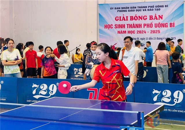 Cô bé “vàng” Vân Khánh