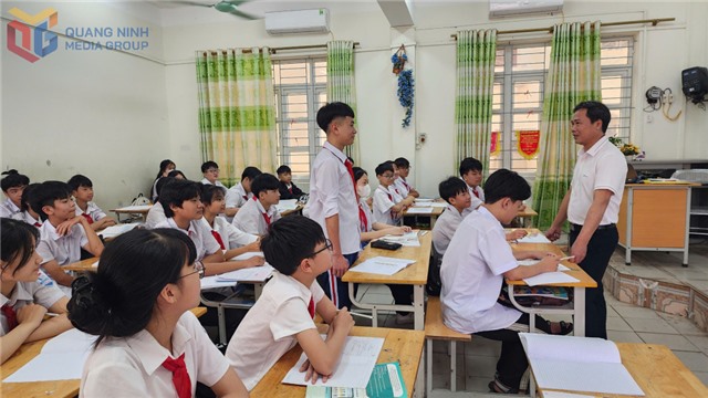 Chuyện về người thầy 23 năm "làm tuyển"
