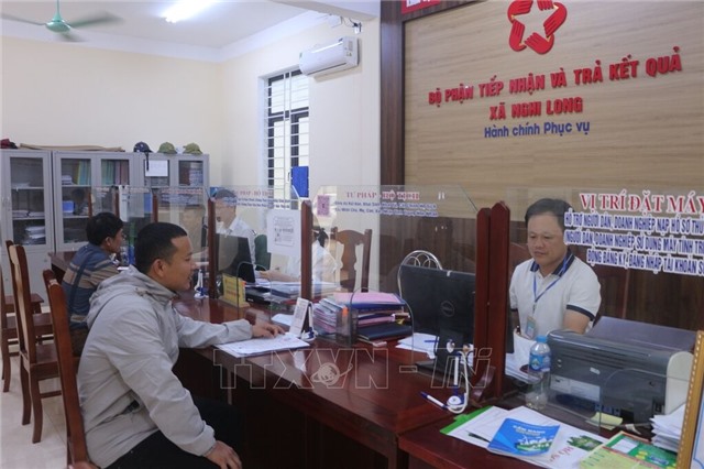 Tiền lương tháng để tính hưởng chính sách về hưu trước tuổi do sắp xếp bộ máy?