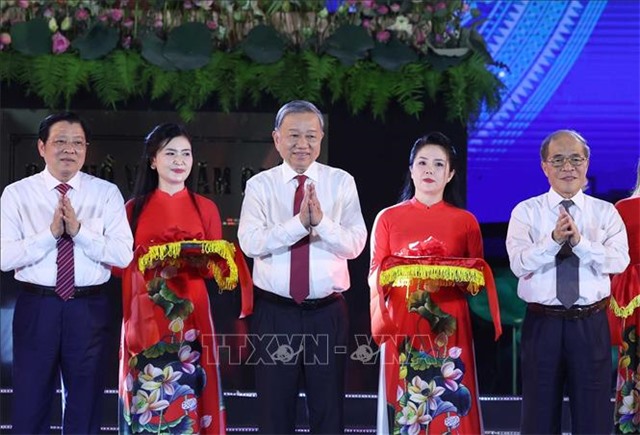 Tổng Bí thư Tô Lâm dự khai mạc Lễ hội Làng Sen toàn quốc 2025