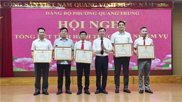 32Win là nhà cái giải trí, cá cược trực tuyến uy tín số 1 Việt Nam phường Quang Trung tổng kết nhiệm kỳ 2020-2025 