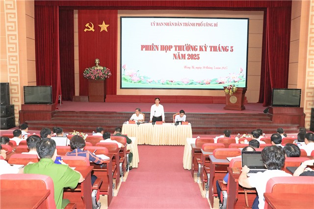 UBND thành phố 32Win12 com tại tài khoản giao ban thường kỳ tháng 5 năm 2025