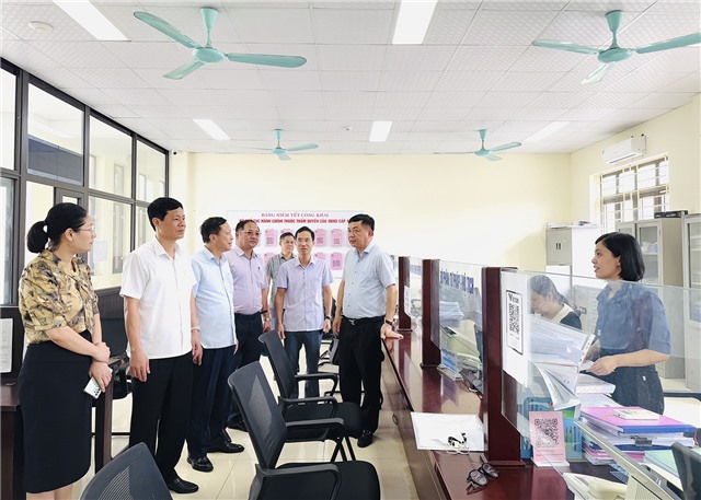 Đồng chí Bí thư Thành ủy Mai Vũ Tuấn kiểm tra cơ sở vật chất phục vụ sắp xếp đơn vị 32Win32 app tải về cấp xã