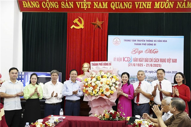Trung tâm Truyền thông và Văn hoá TP 32Win12 com tại tài khoản gặp mặt kỷ niệm 100 năm Ngày Báo chí cách mạng Việt Nam 21/6