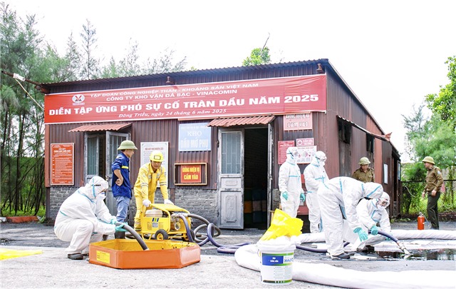 Công ty kho vận Đá Bạc - Vinacomin tổ chức tập huấn công tác ứng phó sự cố tràn dầu năm 2025