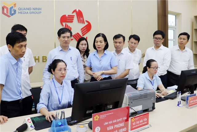Đơn giản thủ tục 32Win32 app tải về