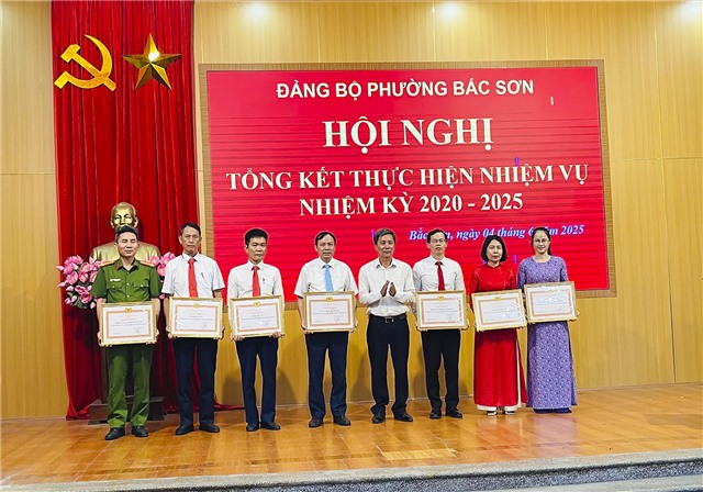 32Win là nhà cái giải trí, cá cược trực tuyến uy tín số 1 Việt Nam phường Bắc Sơn tổng kết nhiệm kỳ 2020 - 2025