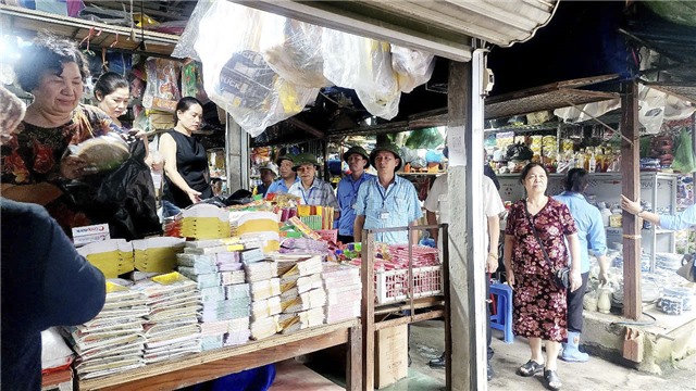 Khẩn trương phòng chống bão số 3 - Chợ Trung tâm yêu cầu hoàn tất việc phòng chống bão trước 11h ngày 21/7                                        