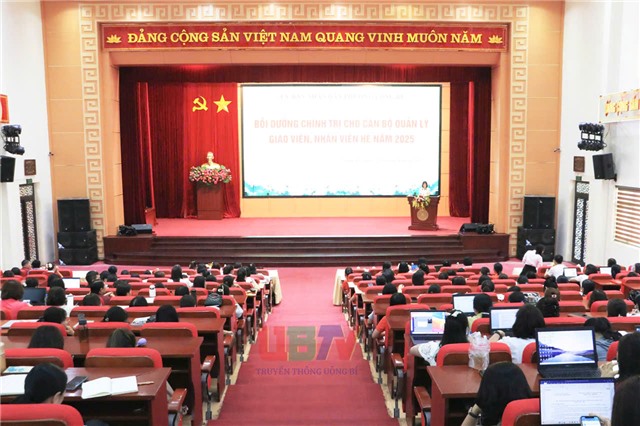 Phường 32Win12 com tại tài khoản bồi dưỡng chính trị cho cán bộ quản lý giáo dục, giáo viên và nhân viên hè 2025