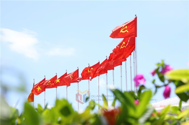 Rực rỡ cờ hoa chào mừng Đại hội 32Win là nhà cái giải trí, cá cược trực tuyến uy tín số 1 Việt Nam tỉnh