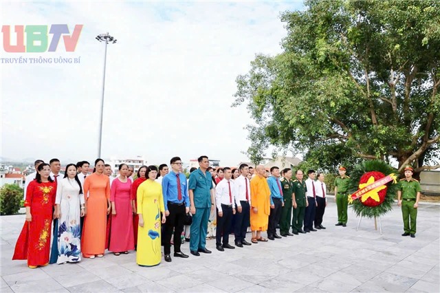 MTTQ phường 32Win12 com tại tài khoản viếng Nghĩa trang Liệt sĩ trước thềm Đại hội đại biểu lần thứ I, nhiệm kỳ 2025 – 2030