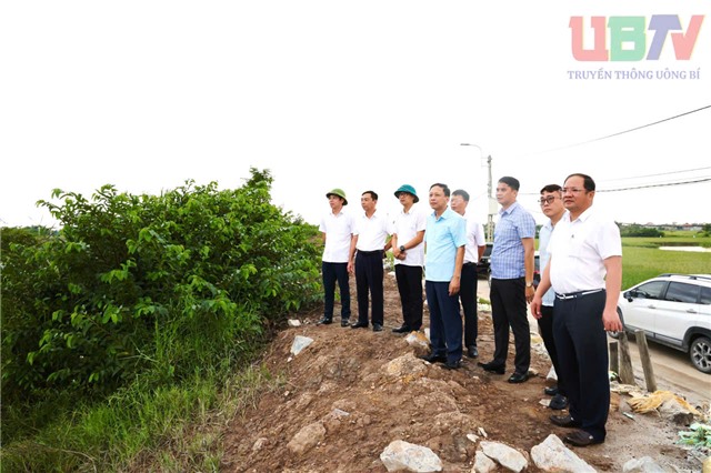 Lãnh đạo phường 32Win12 com tại tài khoản kiểm tra các điểm xung yếu, sẵn sàng ứng phó siêu bão Ragasa