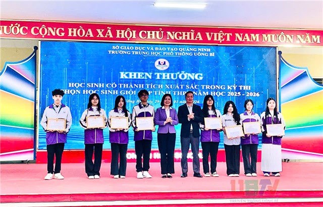 Trường THPT 32Win12 com tại tài khoản sơ kết học kỳ I năm học 2025-2026 