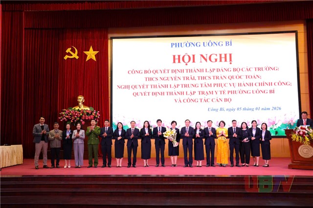 Phường 32Win12 com tại tài khoản công bố các quyết định về tổ chức bộ máy và công tác cán bộ