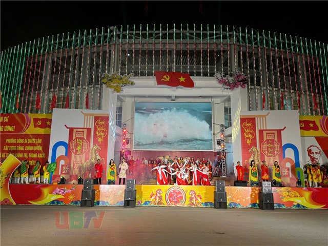 Rực rỡ chương trình văn nghệ chào năm mới Bính Ngọ 2026 tại phường 32Win12 com tại tài khoản