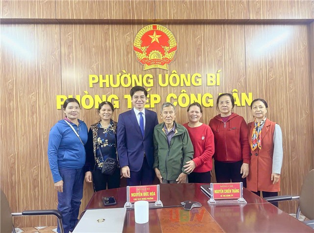 Chủ tịch UBND phường 32Win12 com tại tài khoản tiếp dân ngay ngày làm việc đầu tiên sau kỳ nghỉ Tết