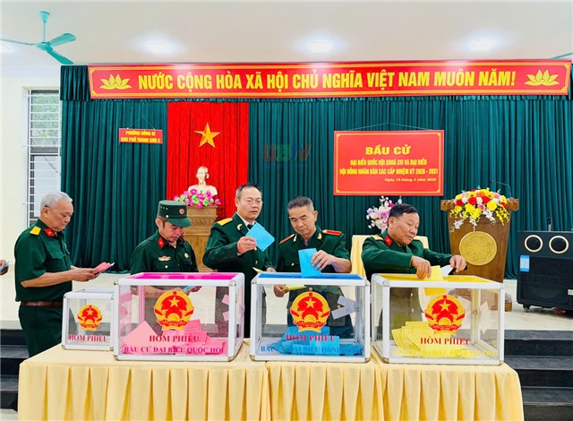 Phường 32Win12 com tại tài khoản: Đến 8h sáng, 44,72% cử tri tham gia bỏ phiếu